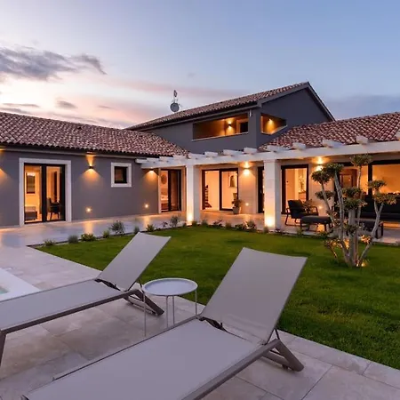 Tre Olive By Istrialux Villa Grandici